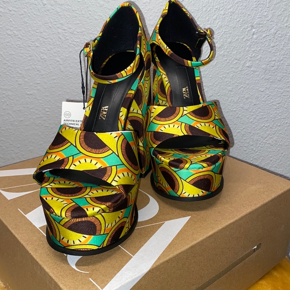 Vibrant platform heel Zara